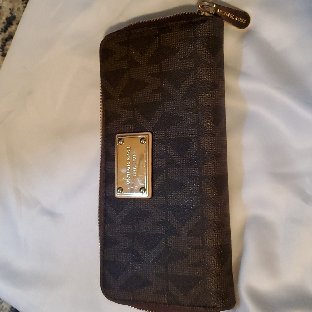 Michael kors wallet
